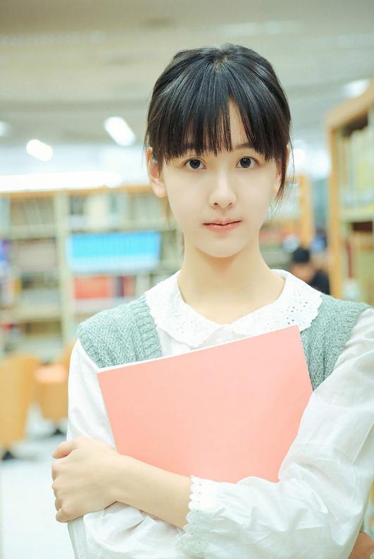 今晚必中四不像图玄机图_: 真实与虚构的交织，未来的真相依然迷雾重重。